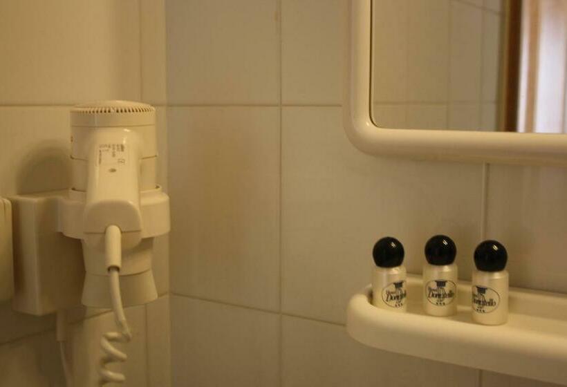 اتاق استاندارد یک نفره, Donatello