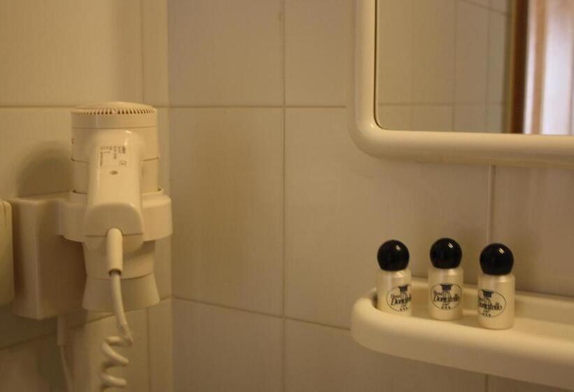 اتاق استاندارد چهار تخته, Donatello