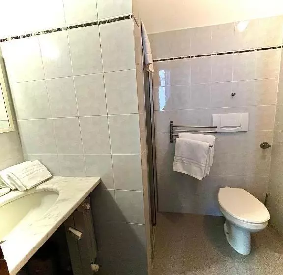 اتاق استاندارد سه نفره, Duca D Aosta