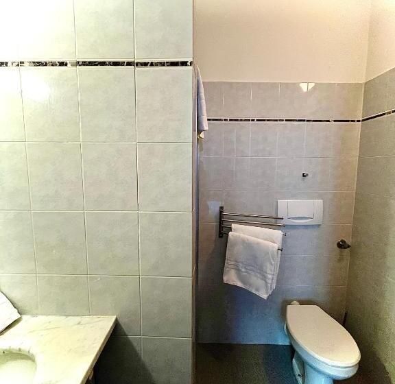 اتاق استاندارد سه نفره, Duca D Aosta