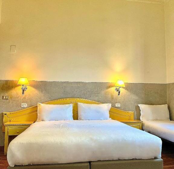 اتاق استاندارد سه نفره, Duca D Aosta