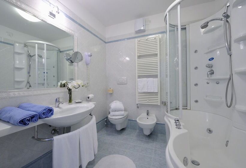 家庭套房, Italia Palace