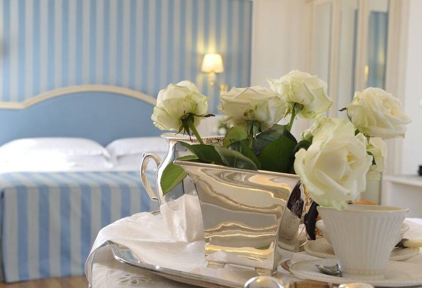 家庭套房, Italia Palace