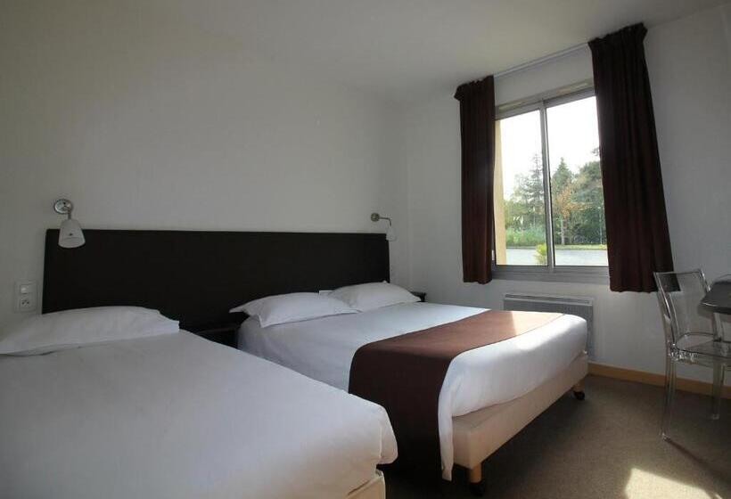 Номер Стандарт Трехместный, Logis Hôtel Lodge La Valette