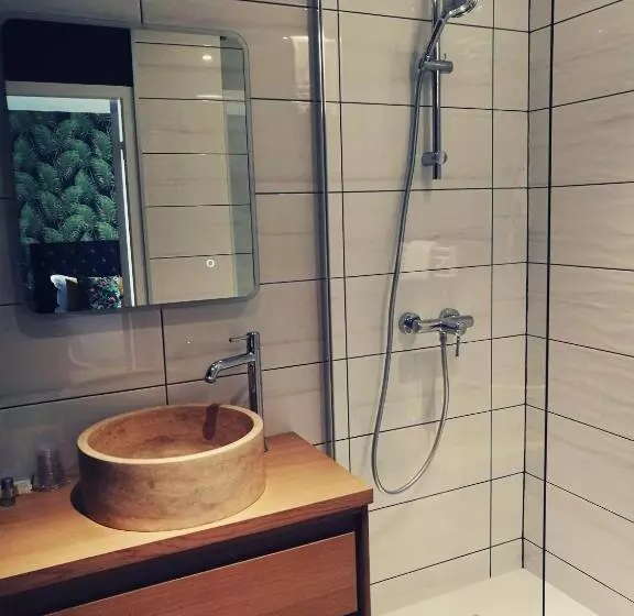 スイート（家族用）, Logis Hôtel Lodge La Valette
