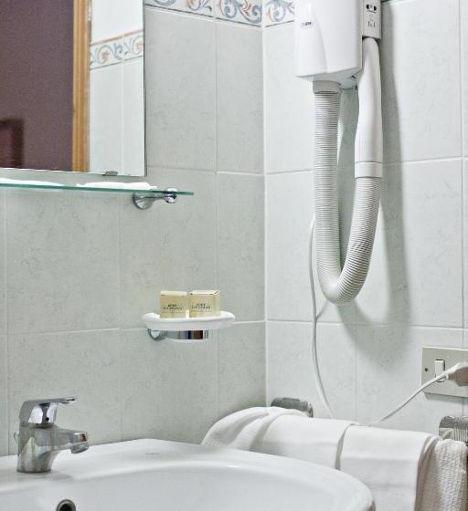 Номер Стандарт, Los Angeles