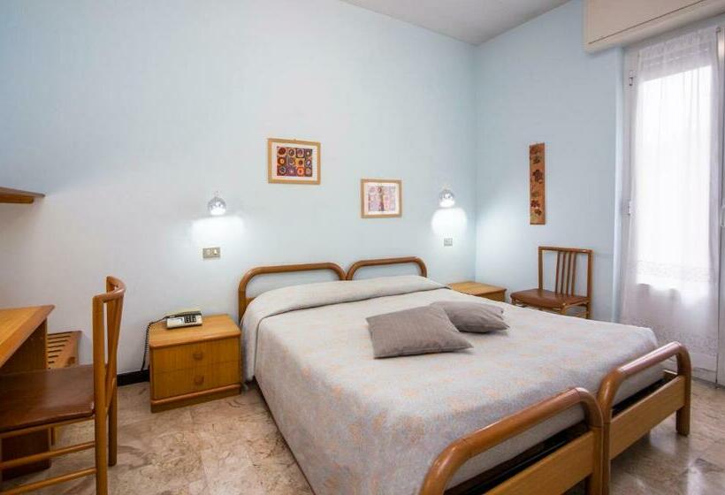 חדר סטנדרט, Mediterranée