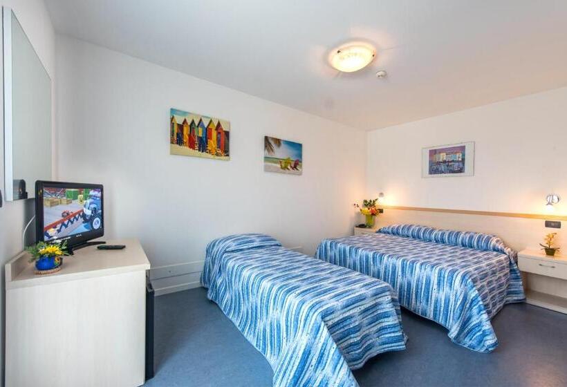 Номер Стандарт Трехместный, Minerva