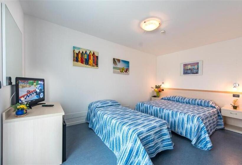 Номер Стандарт Трехместный, Minerva