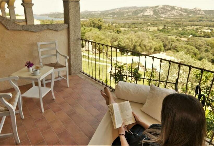 חדר סופריור לשלושה, Moma Hotel Cannigione