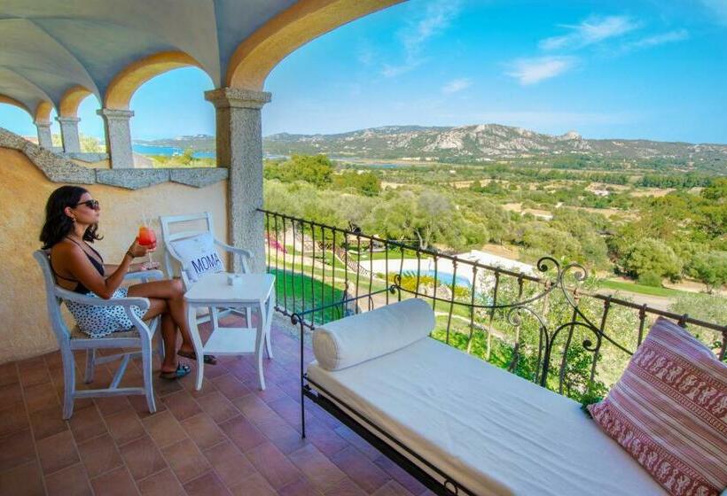 חדר סופריור לשלושה, Moma Hotel Cannigione