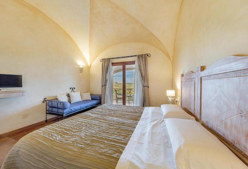 חדר סופריור לשלושה, Moma Hotel Cannigione