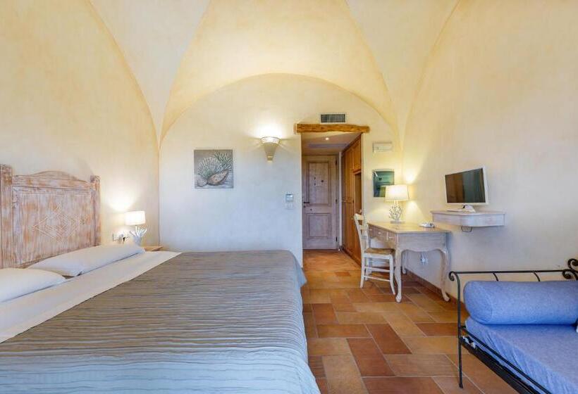 חדר סופריור לשלושה, Moma Hotel Cannigione