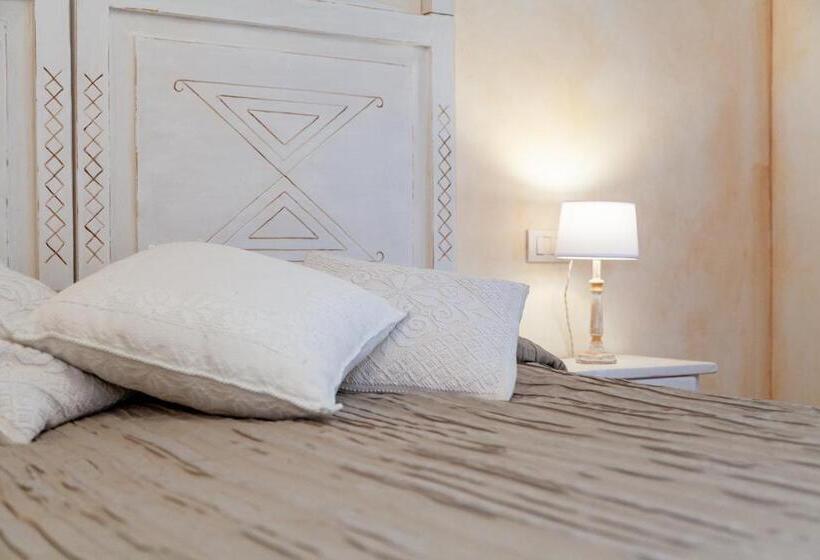 חדר סופריור לשלושה, Moma Hotel Cannigione