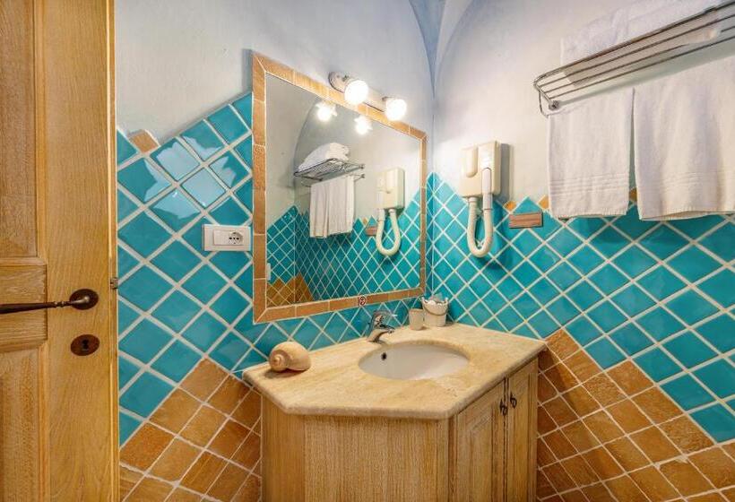 חדר סופריור לשלושה, Moma Hotel Cannigione