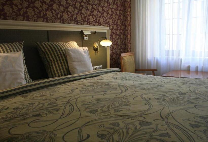 اتاق راحتی, Petite Fleur   Adults Only ! Air Conditioning !