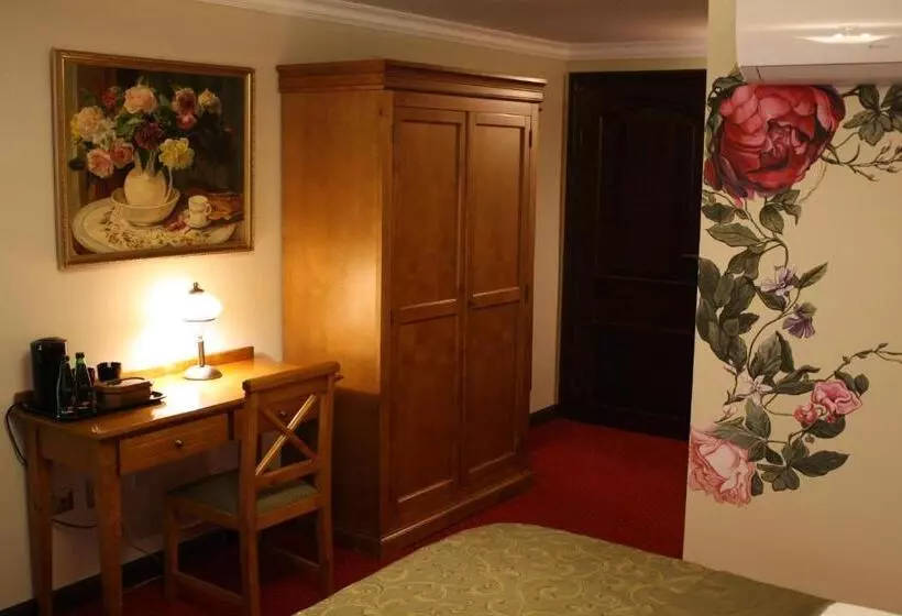 エコノミールーム, Petite Fleur   Adults Only ! Air Conditioning !