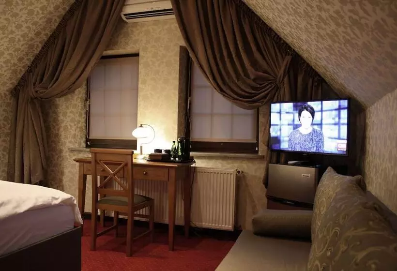スーペリアトリプルルーム, Petite Fleur   Adults Only ! Air Conditioning !