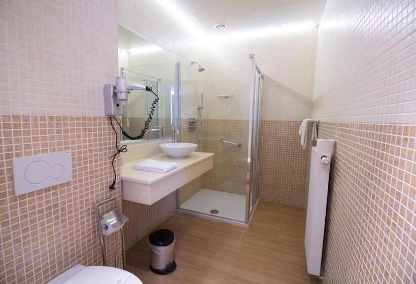 高级大房间, Taormina Brussels Airport