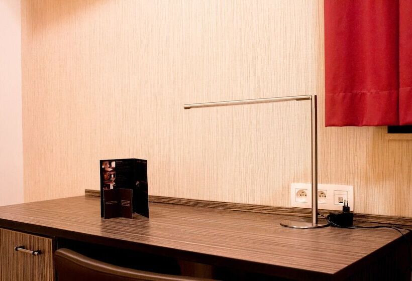 高级大房间, Taormina Brussels Airport