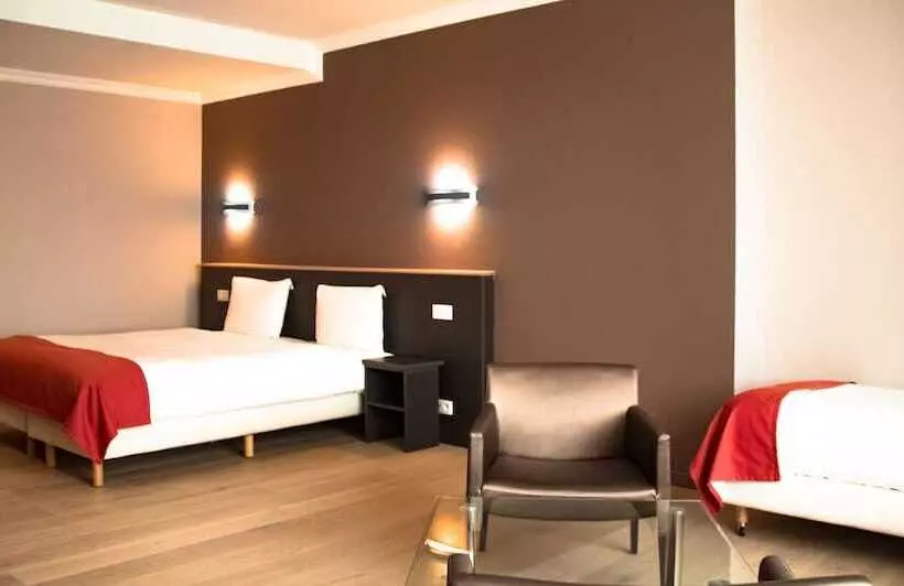 اتاق استاندارد سه نفره, Taormina Brussels Airport