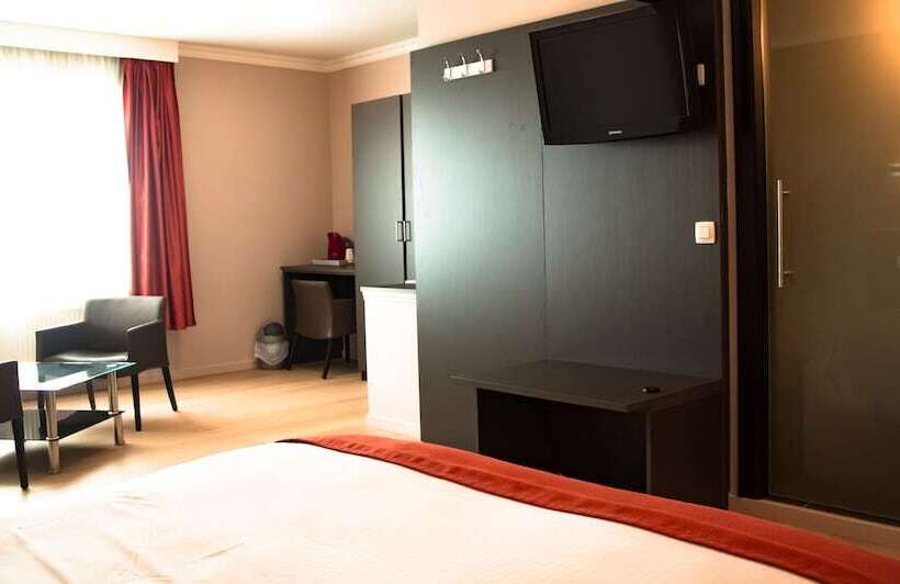 Номер Стандарт Трехместный, Taormina Brussels Airport