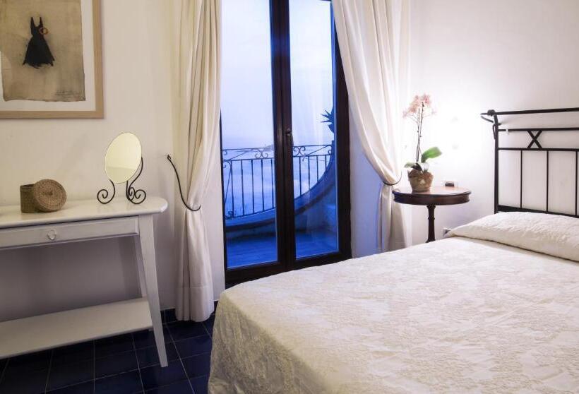 高级海景房, Umberto A Mare