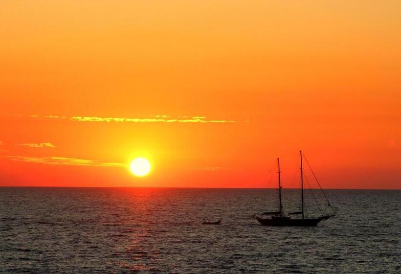 高级海景房, Umberto A Mare