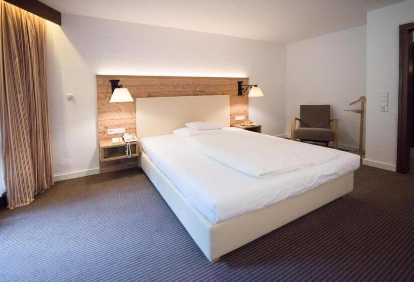 舒适型单人间, Vier Jahreszeiten Am Schluchsee