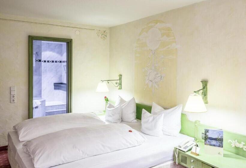 高级套房, Vier Jahreszeiten Am Schluchsee