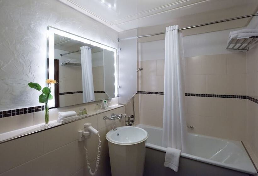 家庭公寓, Vier Jahreszeiten Am Schluchsee