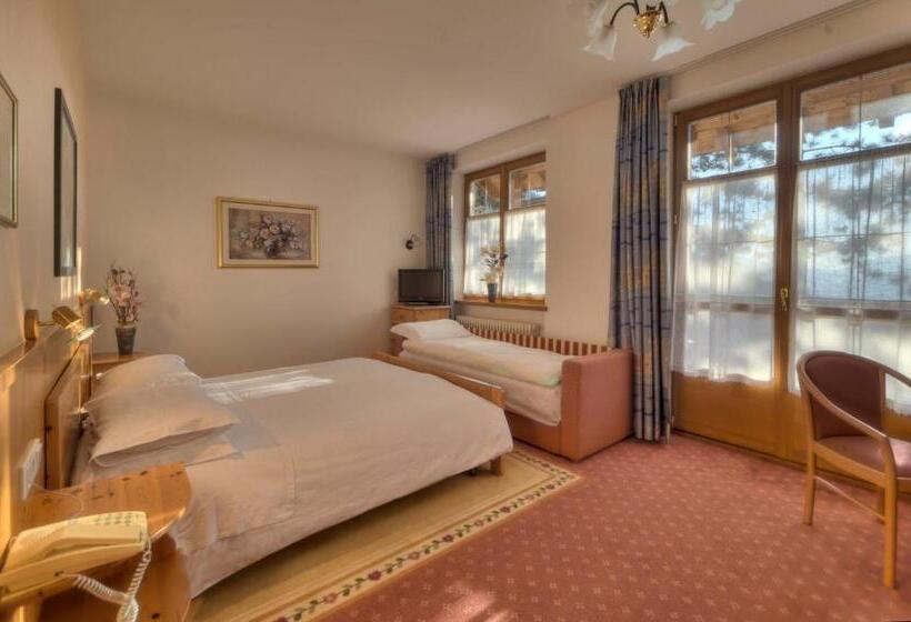 חדר סטנדרט לשלושה, Waldheim Belvedere