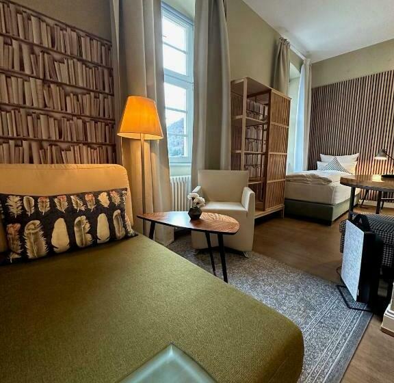 标准单人间, Zur Alten Brucke