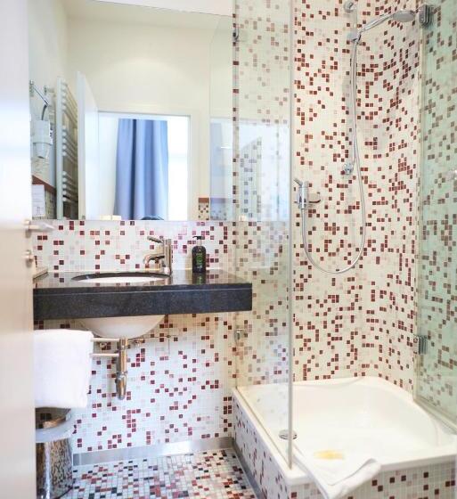 标准单人间, Zur Alten Brucke