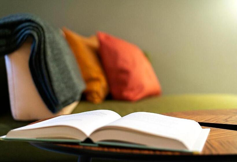 标准单人间, Zur Alten Brucke