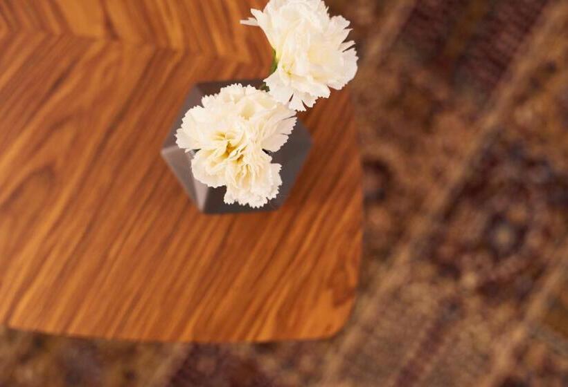 标准单人间, Zur Alten Brucke