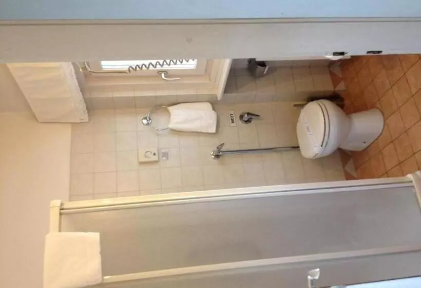 Standard Yhden Hengen Huone, Meuble Villa Neve