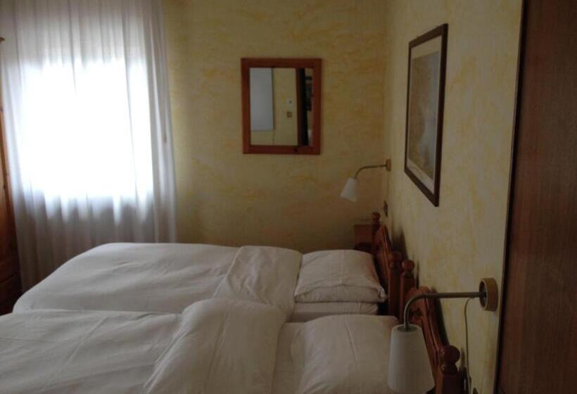 Номер Стандарт, Meuble Villa Neve