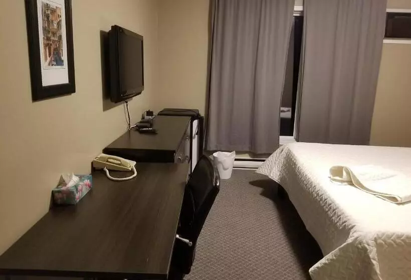キングサイズベッドのデラックスルーム, Knights Inn Woodstock