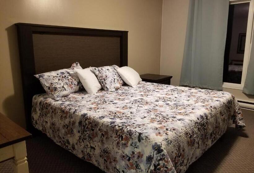غرفة ديلوكس سرير كينج, Knights Inn Woodstock