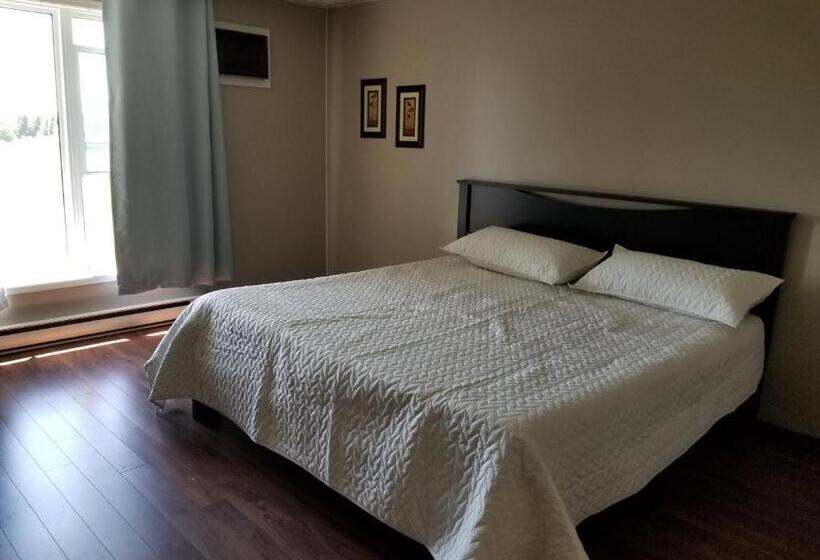 غرفة ديلوكس سرير كينج, Knights Inn Woodstock