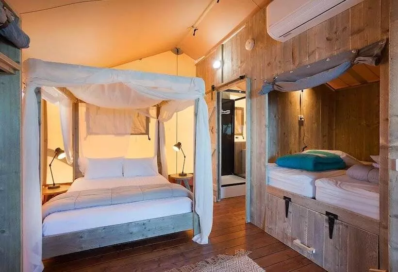 چادر با خدمات رفاهی استاندارد, Nrma Merimbula Beach Holiday Resort