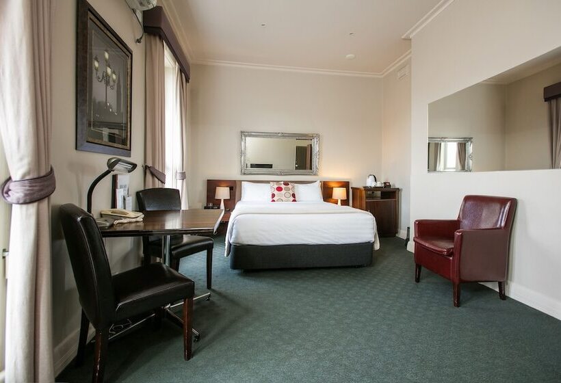 デラックスルーム, Oscars Hotel And Cafe Bar