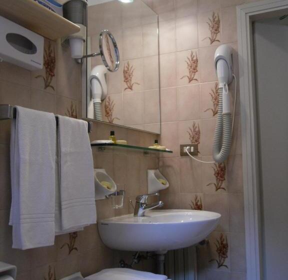 חדר סטנדרט לארבעה, Park Hotel Fantoni