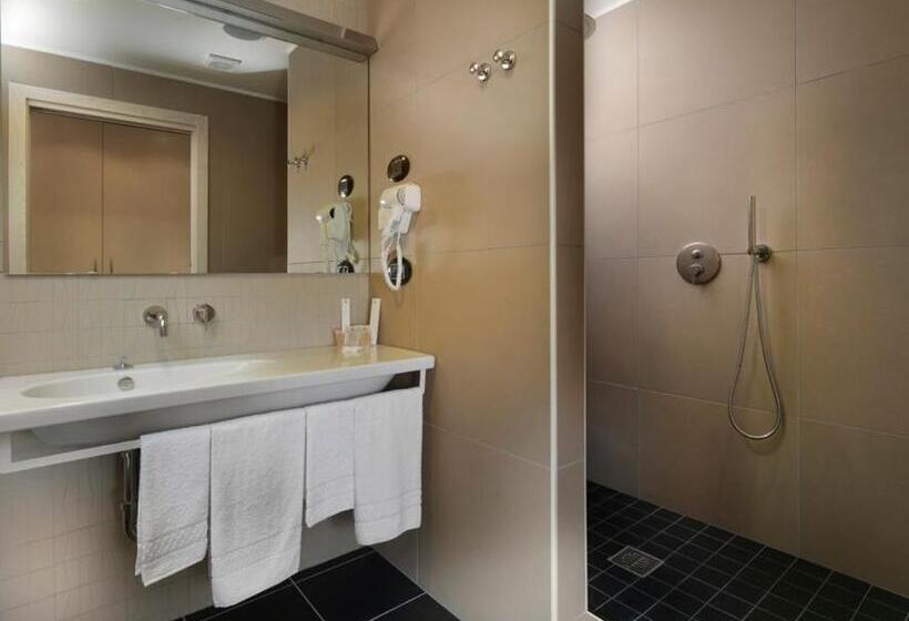 חדר סטנדרט, Blu9