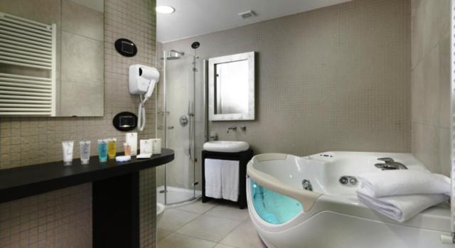 סוויטת ג'וניור, Blu9