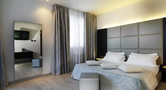 Suite Junior, Blu9