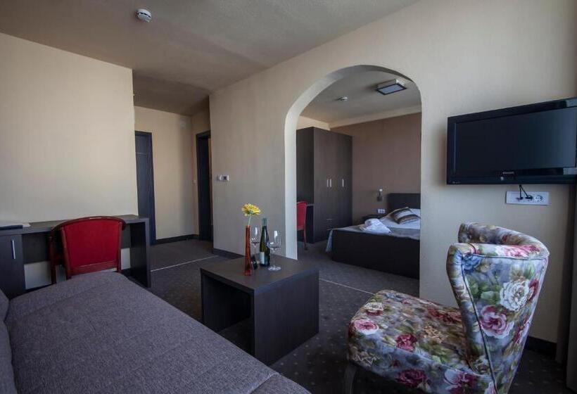 سوییت خانوادگی, Drina