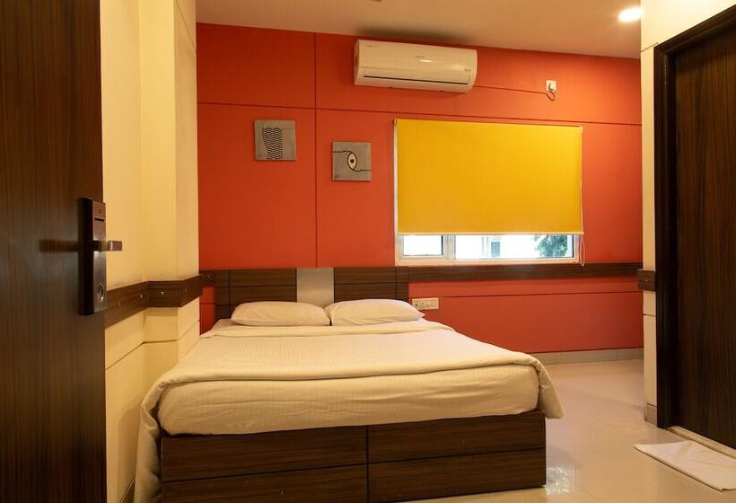 חדר סטנדרט, Ginger  Tirupur