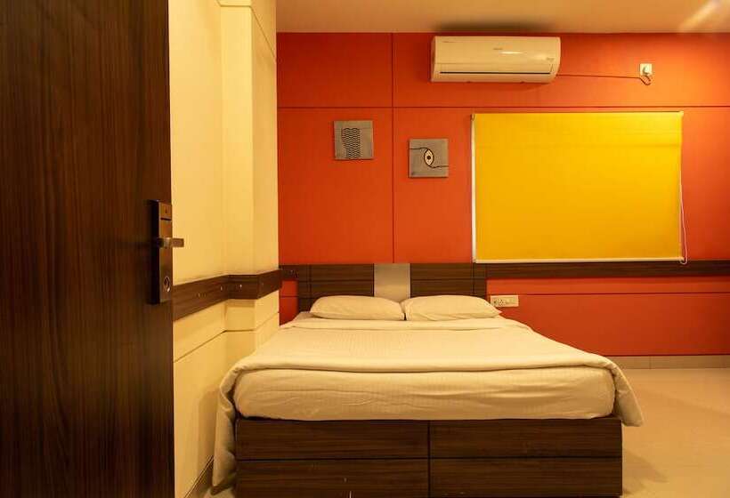 חדר סטנדרט, Ginger  Tirupur